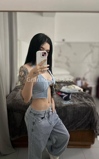 Jovencita latina estudiando. 604306839. Citas en GRANADA, GRANADA. www.granadacitas.es.