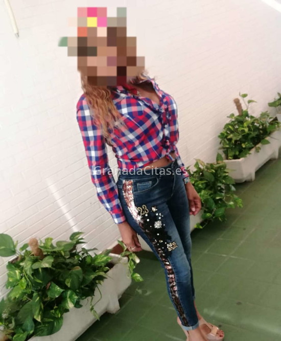 Sandra, colombiana risueña y divertida. 624330524. Citas en GRANADA, GRANADA. www.granadacitas.es.
