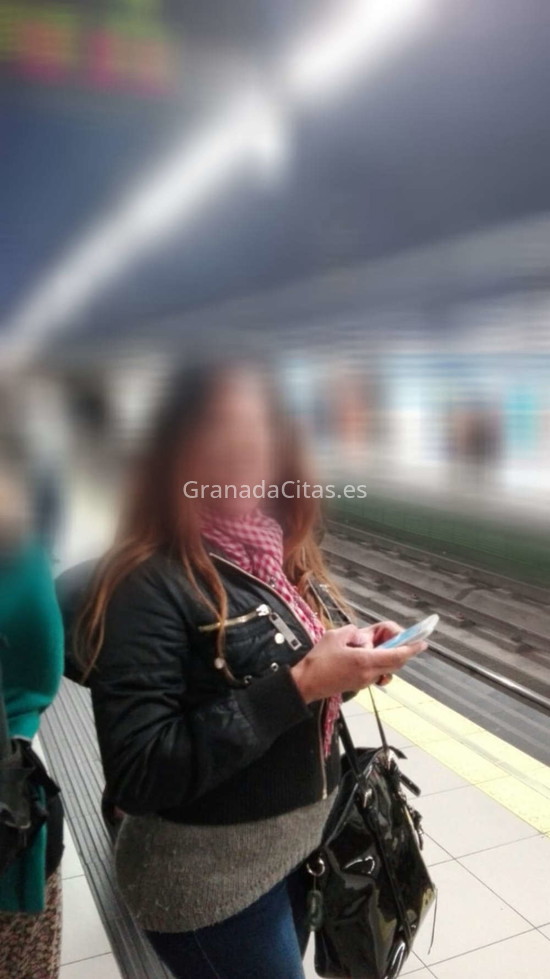 Sandra, colombiana risueña y divertida. 624330524. Citas en GRANADA, GRANADA. www.granadacitas.es.