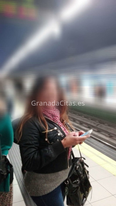 Sandra, colombiana risueña y divertida. 624330524. Citas en GRANADA, GRANADA. www.granadacitas.es.