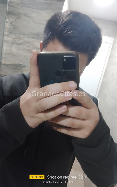 Juanma, joven de 18 años. 644201827. Citas en GRANADA, GRANADA. www.granadacitas.es.