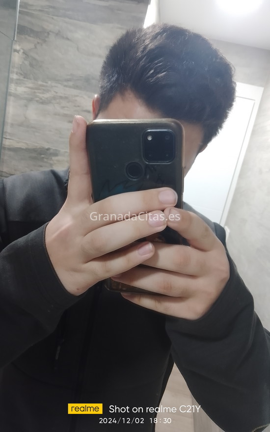 Juanma, joven de 18 años. 644201827. Citas en GRANADA, GRANADA. www.granadacitas.es.