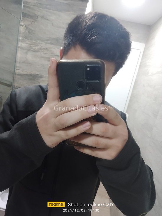 Juanma, joven de 18 años. 644201827. Citas en GRANADA, GRANADA. www.granadacitas.es.