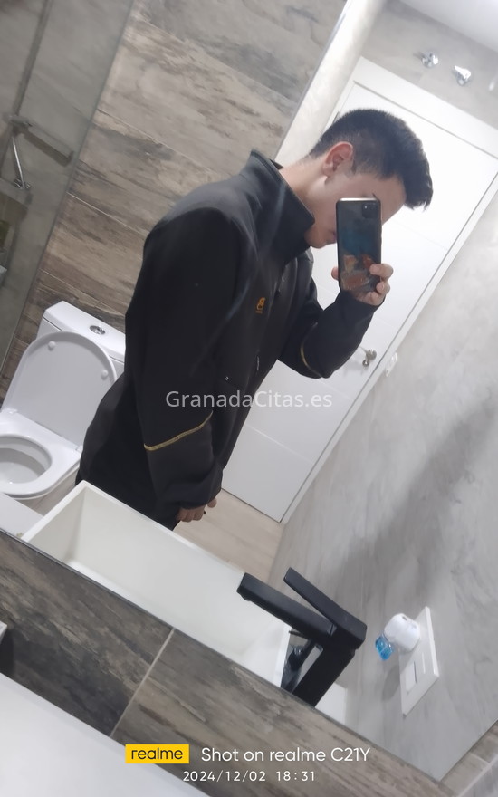 Juanma, joven de 18 años. 644201827. Citas en GRANADA, GRANADA. www.granadacitas.es.