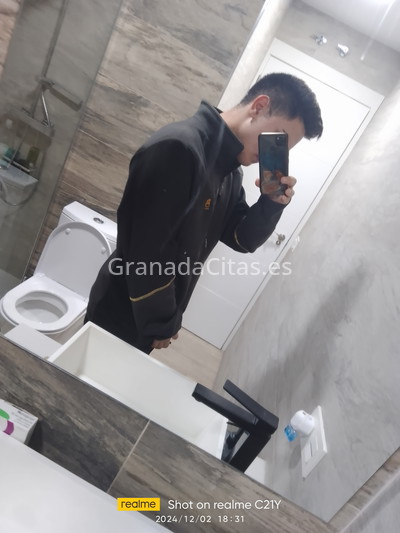 Juanma, joven de 18 años. 644201827. Citas en GRANADA, GRANADA. www.granadacitas.es.