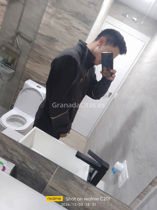 Juanma, joven de 18 años. 644201827. Citas en GRANADA, GRANADA. www.granadacitas.es.