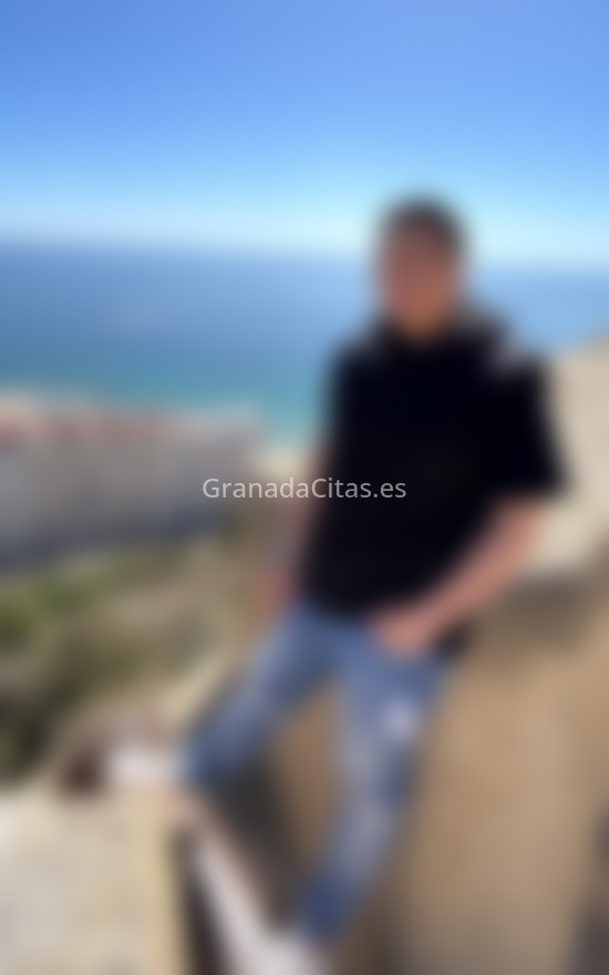 Maximiliano, latino. 672488234. Citas en GRANADA, GRANADA. www.granadacitas.es.