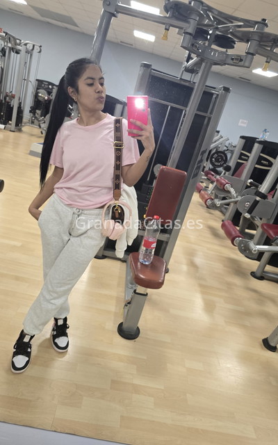Camila, venezolana jovencita. 643037034. Citas en GRANADA, GRANADA. www.granadacitas.es.