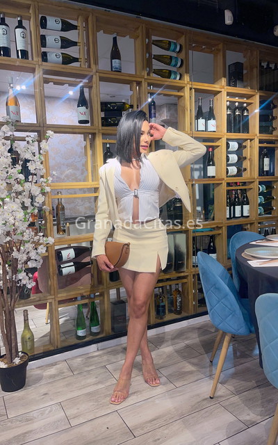 Sofia, joven latina con buen rollo. 671461014. Citas en GRANADA, GRANADA. www.granadacitas.es.
