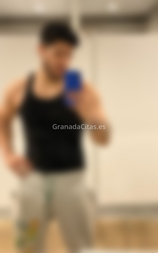 Daniel, latino recién llegado. 627275163. Citas en GRANADA, GRANADA. www.granadacitas.es.