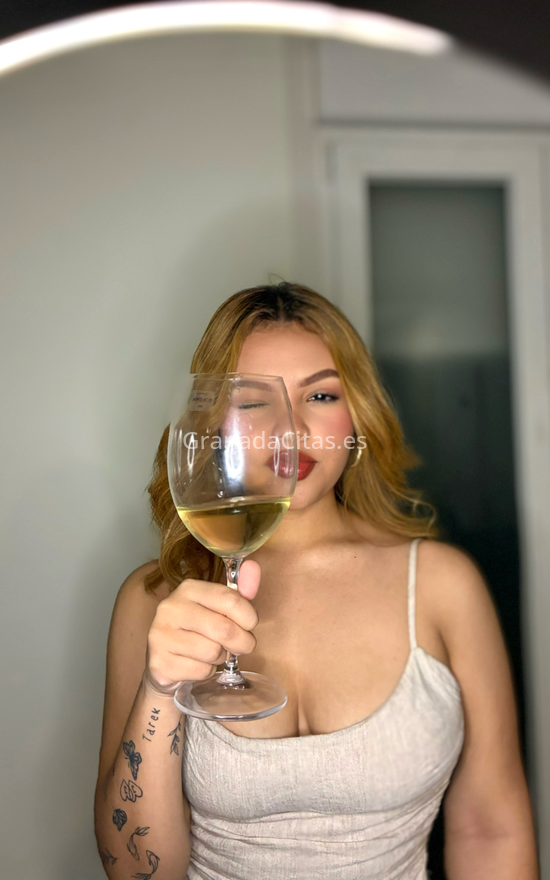 Linda, bonita joven colombiana. 605599665. Citas en GRANADA, GRANADA. www.granadacitas.es.